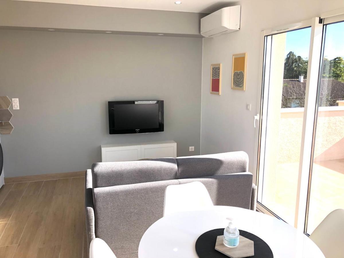 La Parenthese Balneo T2 Cosy De 40M² Avec Terrasse Daire Ternay  Dış mekan fotoğraf